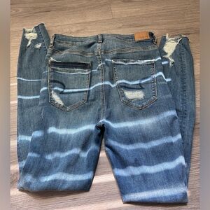 American Eagle Distressed Skinny Leg Jeans